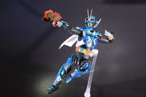 『仮面ライダーガッチャード』スチームホッパーがS.H.Figuartsに登場! - メッキ加工で輝くボディを再現