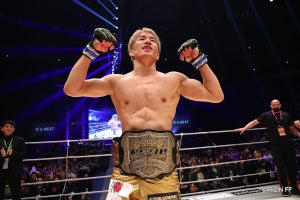 RIZINバンタム級王座を奪回した朝倉海「2024年の野望」─。UFC参戦はあるのか?