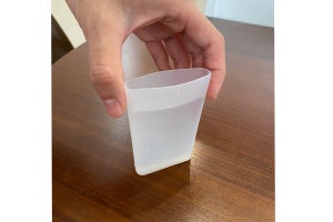 【非常用の備えにも】無印の「携帯用シリコーンコップ」が便利と話題 - 「びっくりする位の薄さ」「めっちゃ活躍! 買ってよかったすぎる」の声