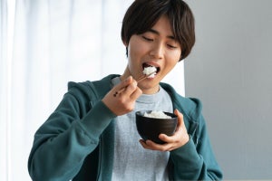 「一人暮らし」節約のカギとなる3つの主食とは?