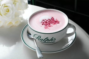 【今年も桜狩りするぞ】ラルフズ コーヒーから春限定の「桜 バニラ ラテ」が登場! かわいすぎて飲みたくなる…