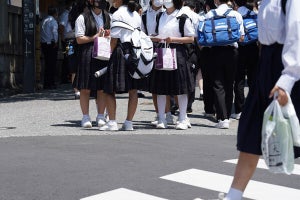 【正解がない?】札幌の中学の修学旅行が「空港で集合」で子どもだけで大丈夫? 母親の投稿に「朝5時起きで送迎した」「うちはJRの駅で集合」「乗り方を学ぶ良い機会」「中学生なら大丈夫」とSNSで大きな議論となる