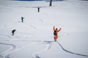 バックカントリーはスノボのコース外滑走と違う、オジサンがバートンの最新ギアで初挑戦