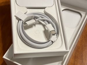 適当なUSB-CケーブルでiPhone 15を充電してだいじょうぶ? - いまさら聞けないiPhoneのなぜ