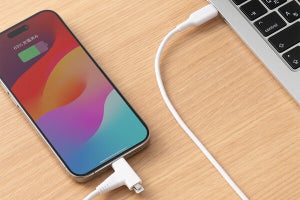 Lightning／USB-Cコネクタ両搭載のケーブル、充電とデータ通信に対応