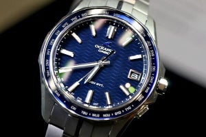 カシオ「OCEANUS」、プレミアムライン「Manta」初の3針モデル