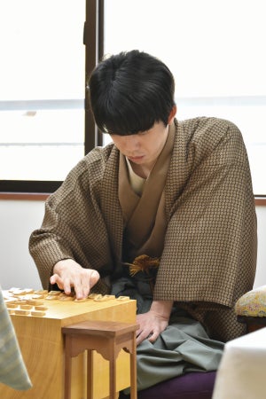 これが王者の棒銀退治！　藤井棋王が意表の作戦で防衛成功　第49期棋王戦コナミグループ杯五番勝負第４局