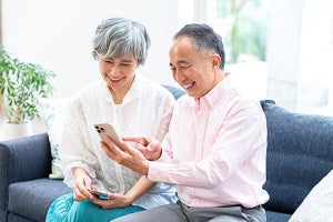 シニアのスマホ所有率はさらに上昇、70代で8割を超える - ドコモ調査