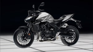 ホンダが新型バイク「CB1000ホーネット」を日本初公開!「尖ったケツとか凄い好き」「こんなにシルバーが似合うデザインは中々ないぜ…」とSNSで話題!