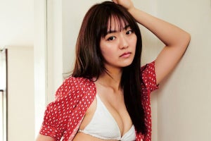 豊田ルナ、“セクシーなヒップの曲線”に注目　美尻やくびれ際立つ水着姿