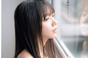 齊藤京子、白ドレスに制服姿も…「アイドルとしての集大成のようなグラビア」披露