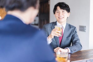 会社の飲み会で好印象な服装とは? 男女別のおすすめコーデを徹底解説