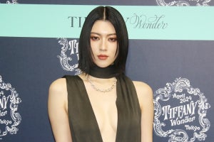 三吉彩花、美谷間のぞくセクシードレスで魅了　ティファニー展に登場