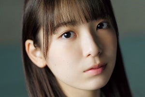 日向坂46 四期生 渡辺莉奈、中学卒業前の制服姿をドラマチックに撮り下ろし