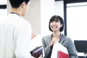 髪切った? と女性から言われる理由は? 脈ありの見分け方や返し方を解説