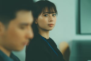 職場で好き避けをする女性の心理は? 見分け方や対応方法も紹介