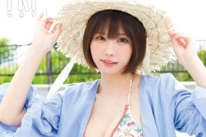 えなこ、色白バスト輝く　爽やかな夏衣装で美ボディ披露