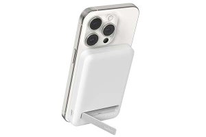 iPhoneの背面にくっつけて充電できるQi2対応モバイルバッテリー　10,000mAhモデルも