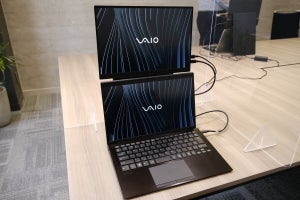 VAIOのモバイルモニターは「超軽量」で一点突破。新素材採用でサンプルかと疑う異次元の軽さに