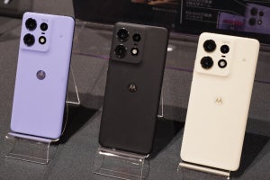 SIMフリースマホ市場で3位まで躍進したモトローラ、新機種はソフトバンクの「神ジューデン」第4弾に