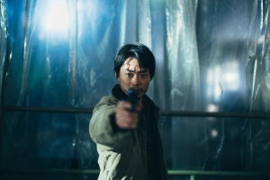 菅田将暉、“何か”に向かって銃口を向け… 『Cloud クラウド』本ポスター公開