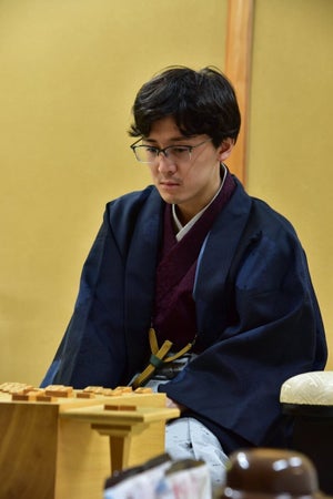 まさかの作戦選択！？　伊藤叡王が攻める雁木で連勝スタート　第83期順位戦Ｂ級２組２回戦