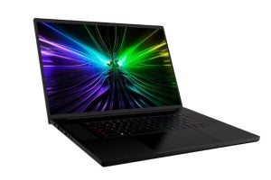 Razer、200HzのUHD+ディスプレイを搭載した18型ゲーミングノート