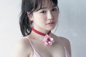 “ゆうこす”菅本裕子、ランジェリーショット公開　ピンクレースに谷間くっきり