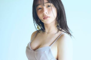 桜井日奈子、人生初の水着姿やリゾートホテルでのカットが表紙に　10周年記念写真集『鴇色』