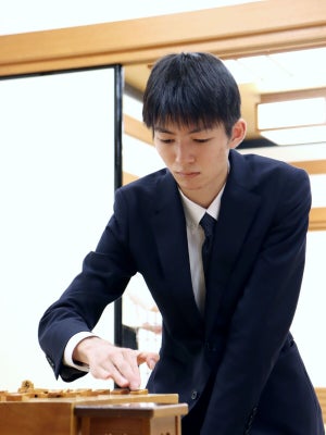 目指せ２度目の棋戦優勝！　上野四段が同門対決制し決勝へ　第14期加古川青流戦