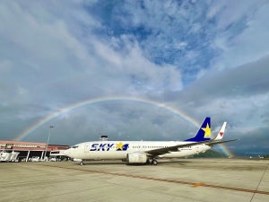 【ミラクル】台風で駐機していたスカイマーク、雨上がりに起きた奇跡に「う、美しい!」「ベストショットですね」の声