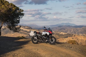 BMWモトラッドから新型「R 1300 GS Adventure」登場! 不動の人気を誇るアドベンチャーバイク