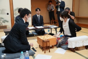 剛腕封じ込める指し回し　山川四段が西山女流三冠下し１勝１敗に　棋士編入試験第２局