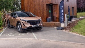 クルマの役割を変える? 日産が「Vehicle to Grid(V2G)」技術を英国で導入! 