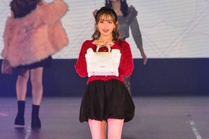 野々村真の娘・香音、美脚際立つミニスカ姿　キュートな笑顔で観客魅了