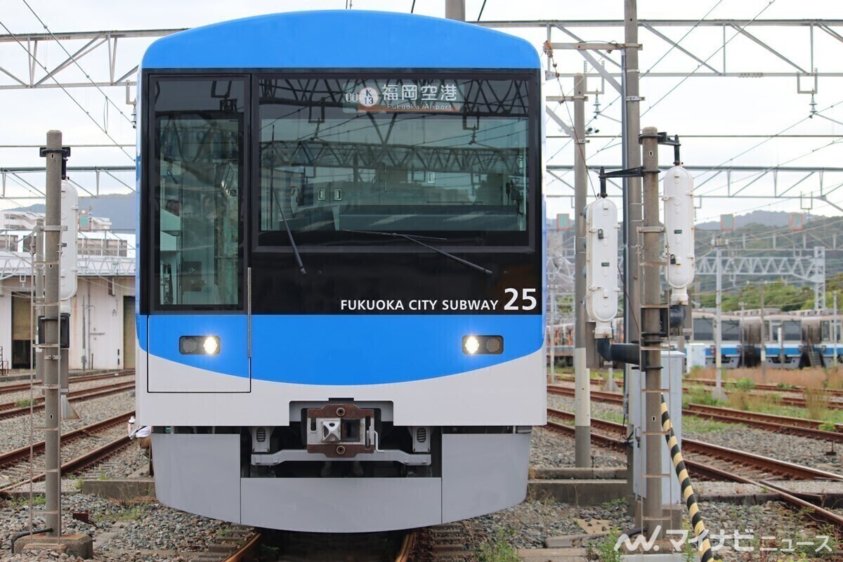 福岡市地下鉄の新型車両4000系、なぜ「食パン顔」に? 荷棚等も工夫