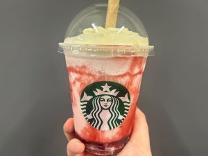 2024年11月スタバ新作「メリーベリー ストロベリー フラペチーノ」はいつまで飲める? 値段・カロリーも紹介