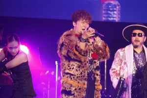 香取慎吾、アリーナフェスで宣言「歌って踊り続けます!」 中森明菜も来場し会場沸く