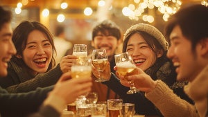 忘年会でやらかした経験、最多回答は? - 「気づいたら家」「酔った勢いで無駄遣い」「二日酔いで予定キャンセル」「終電・終バスで寝過ごした」の声も