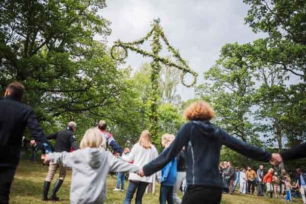 スウェーデンってどんな国? 第2回 クリスマスの次に大きなイベント - スウェーデンの夏至祭