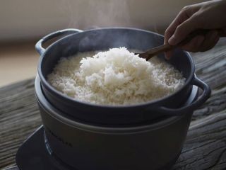 モノのデザイン 第20回 "鍋屋が作るべき炊飯器"を実現するために - 愛知ドビー「バーミキュラ ライスポット」