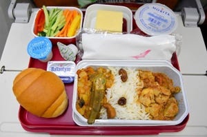 機内食図鑑 第26回 香港行きのみでも利用OK! エアインディアの機内食は本格インドカレー