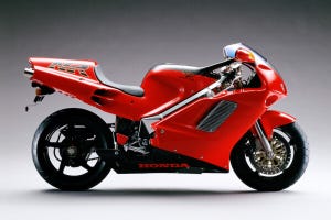 バイクのクイズ 第18回 唯一無二! 楕円ピストンエンジンを搭載して市販されたバイクの名前は?