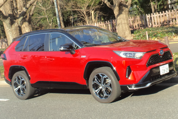 どんどん増える電気のクルマ! 「PHEV」って何だ? 第5回 ついに販売再開! トヨタ「RAV4 PHV」の魅力は衰え知らず?