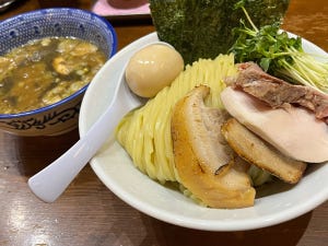 都内ラーメン巡り 第14回 新宿三丁目駅直結の「麺や百日紅」! 食べたらハマる、とにかく完成度の高すぎるつけ麺