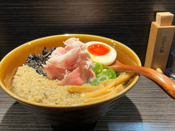 都内ラーメン巡り 第34回 予約しないと入店不可! ラーメン好きの間で話題! 五反田の牡蠣ラーメン「無冠」に感無量