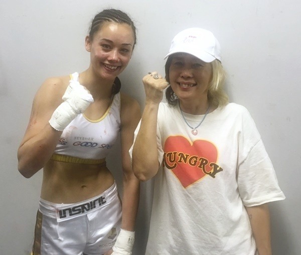 『RIZIN』美女ファイター図鑑 第7回 真珠･野沢オークレア、内緒で始めた格闘技　両親は心の中で…