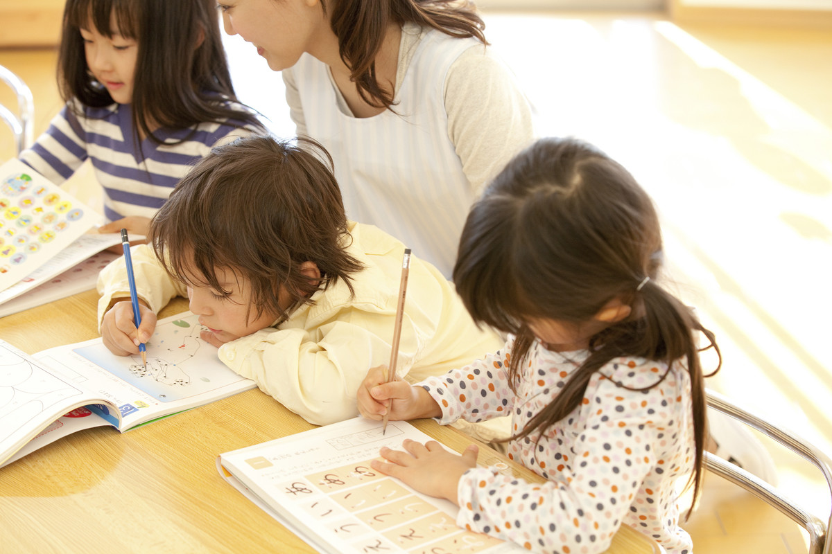 先輩ママに聞いた「小学生の生活のリアル」 第2回 小学校入学前に文字や数字の読み書きができる子はどれくらい?