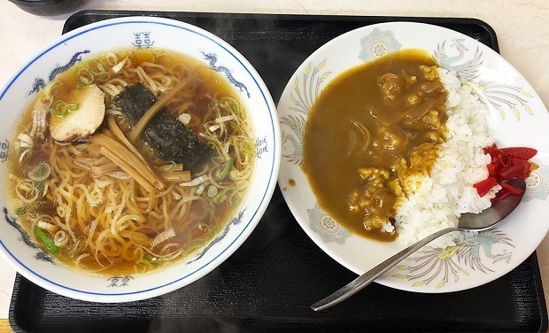 立ち食いそば散歩 第168回 馬喰横山「みまつ」で、古き良き味わいの「ラーメン・小カレー」に感動