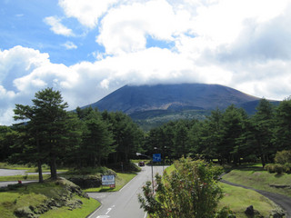 観光で行きたい全国の穴場スポット 第27回 豊かな高山動植物を育む、世界でも有数の長野・群馬の活火山「浅間山」